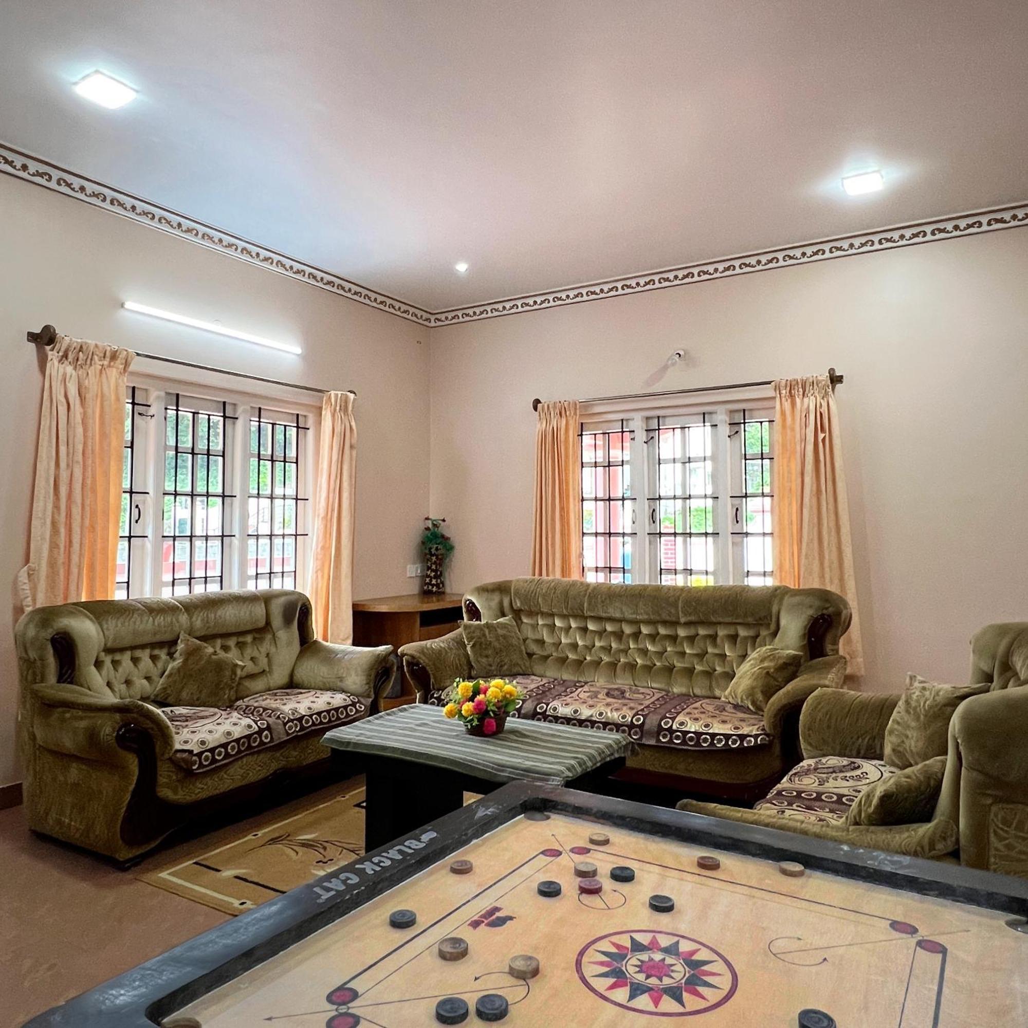 Chill Inn - Families Only Ooty Exterior foto